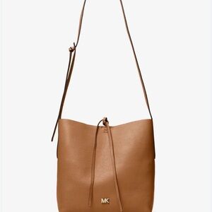 New without tags Michael Kors bag- Junie Large Pebbled Leather Messenger bag.